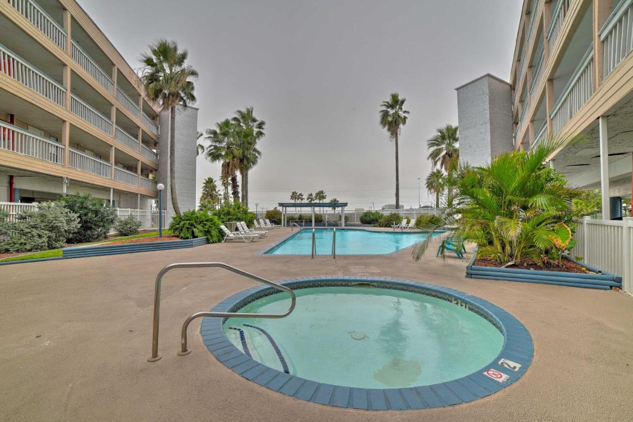 Updated Front Beach Condo With Resort Amenities! コーパスクリスティ エクステリア 写真