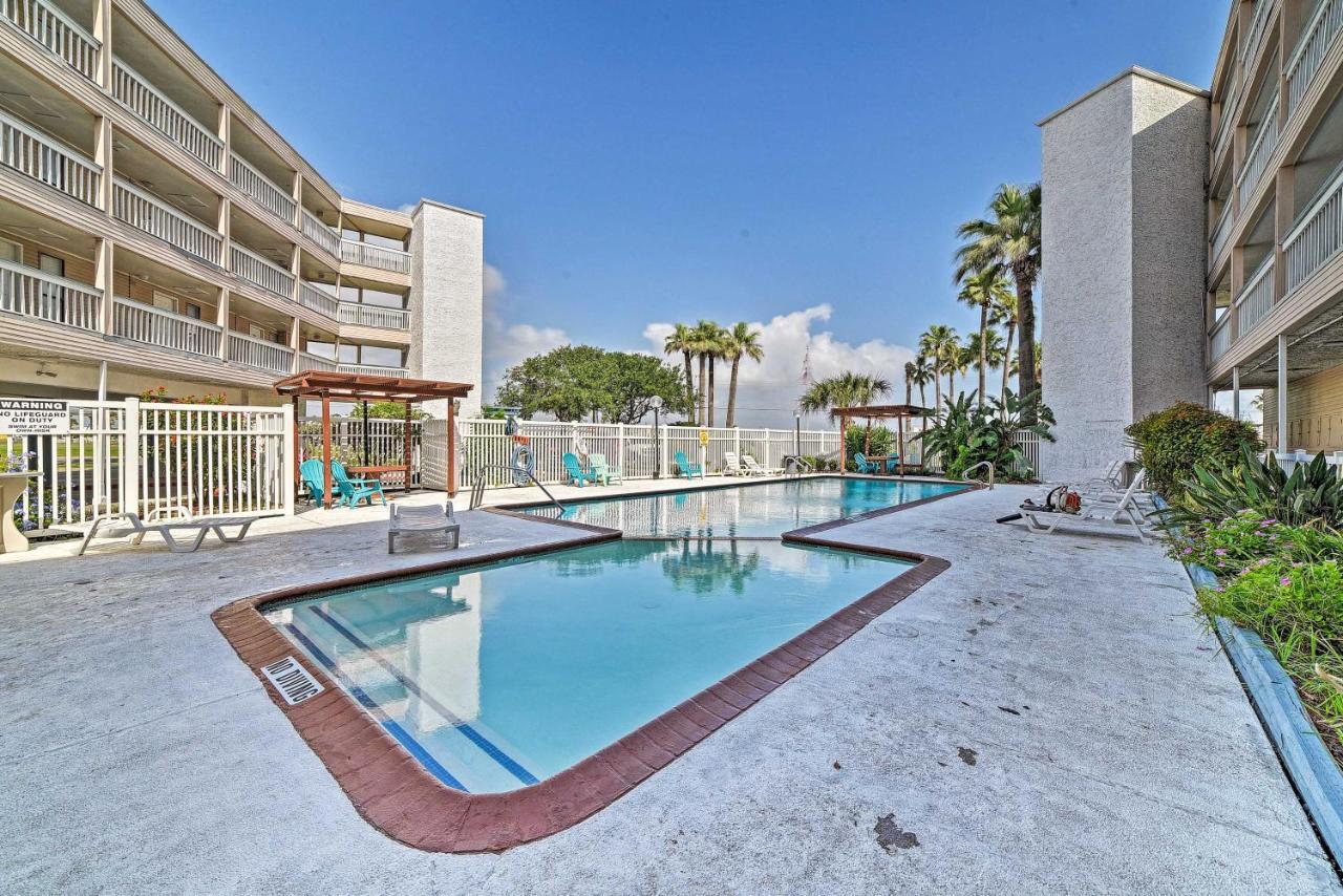 Updated Front Beach Condo With Resort Amenities! コーパスクリスティ エクステリア 写真