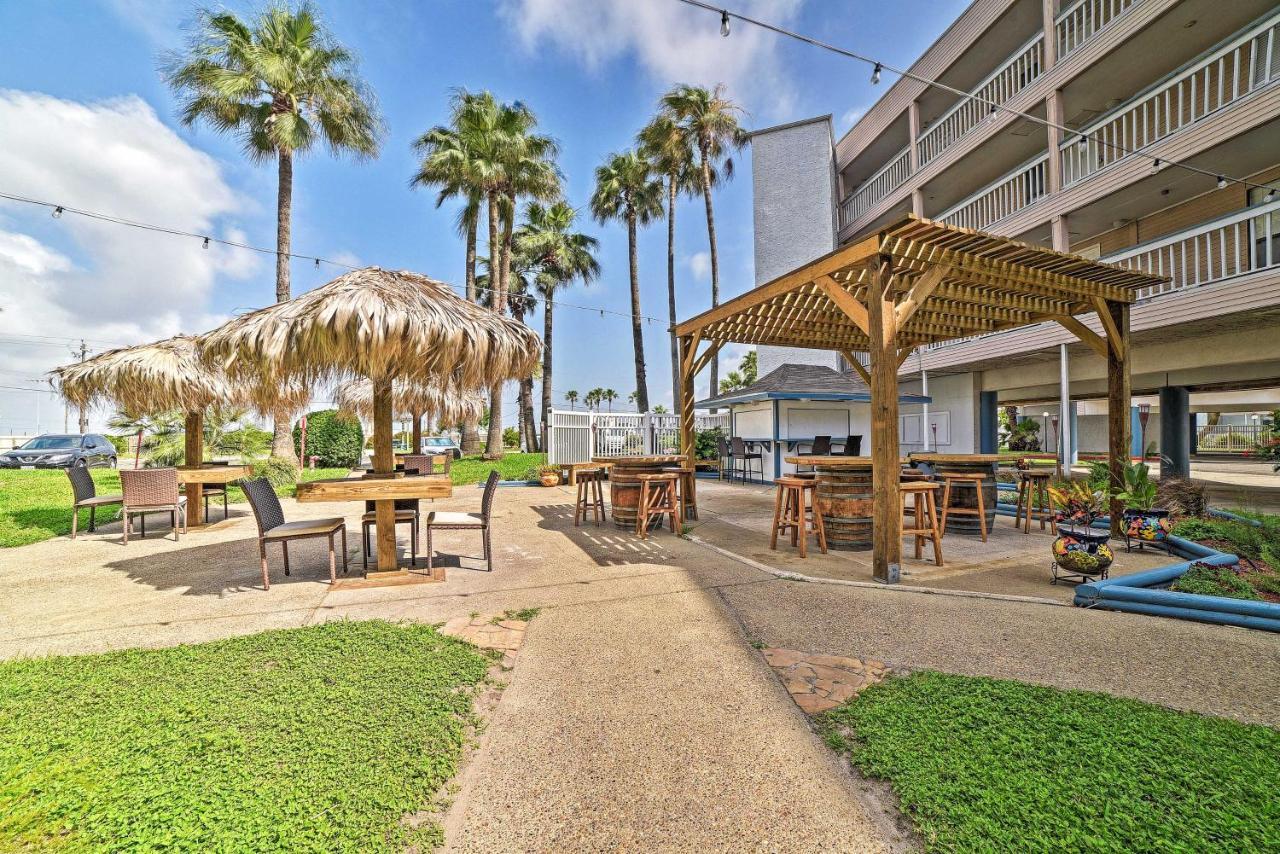 Updated Front Beach Condo With Resort Amenities! コーパスクリスティ エクステリア 写真