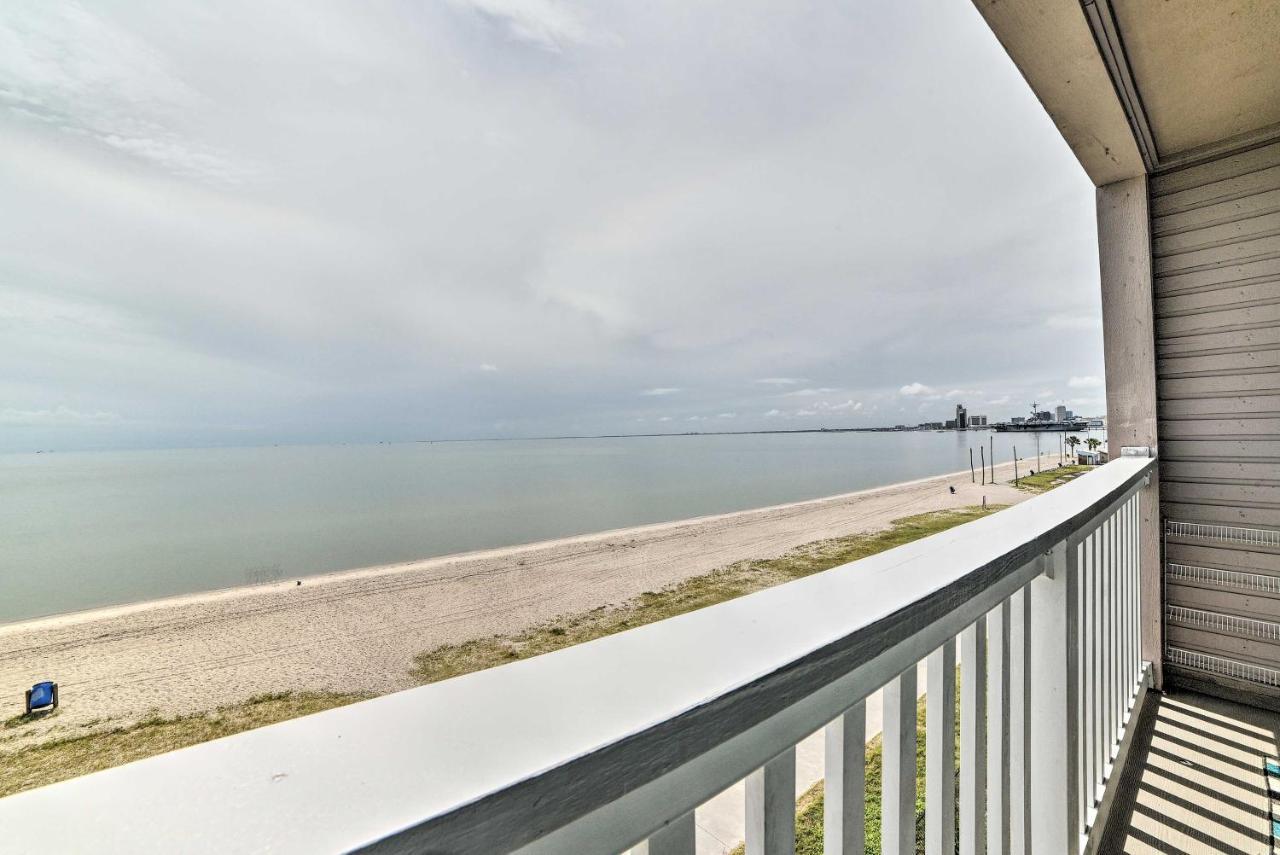 Updated Front Beach Condo With Resort Amenities! コーパスクリスティ エクステリア 写真