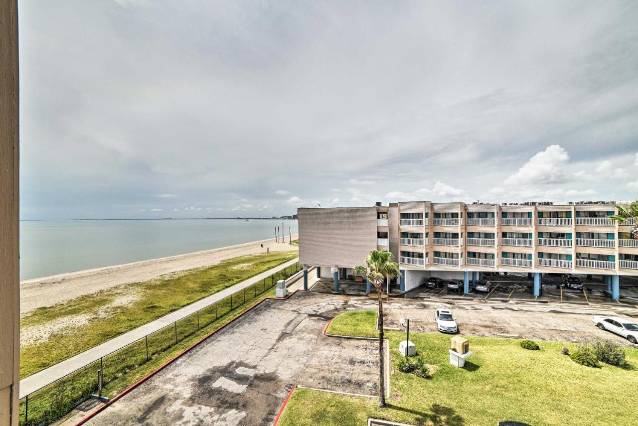 Updated Front Beach Condo With Resort Amenities! コーパスクリスティ エクステリア 写真