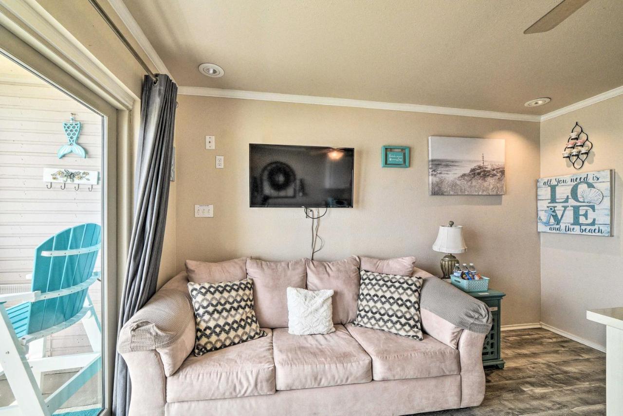 Updated Front Beach Condo With Resort Amenities! コーパスクリスティ エクステリア 写真
